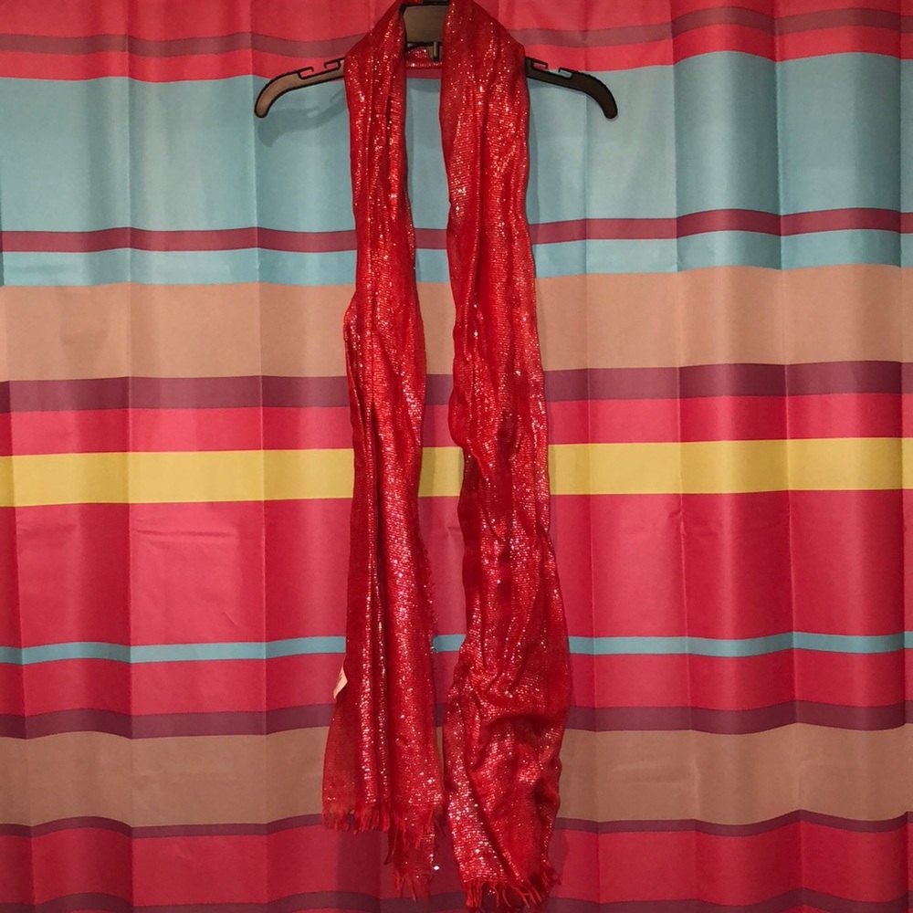 Scarf.